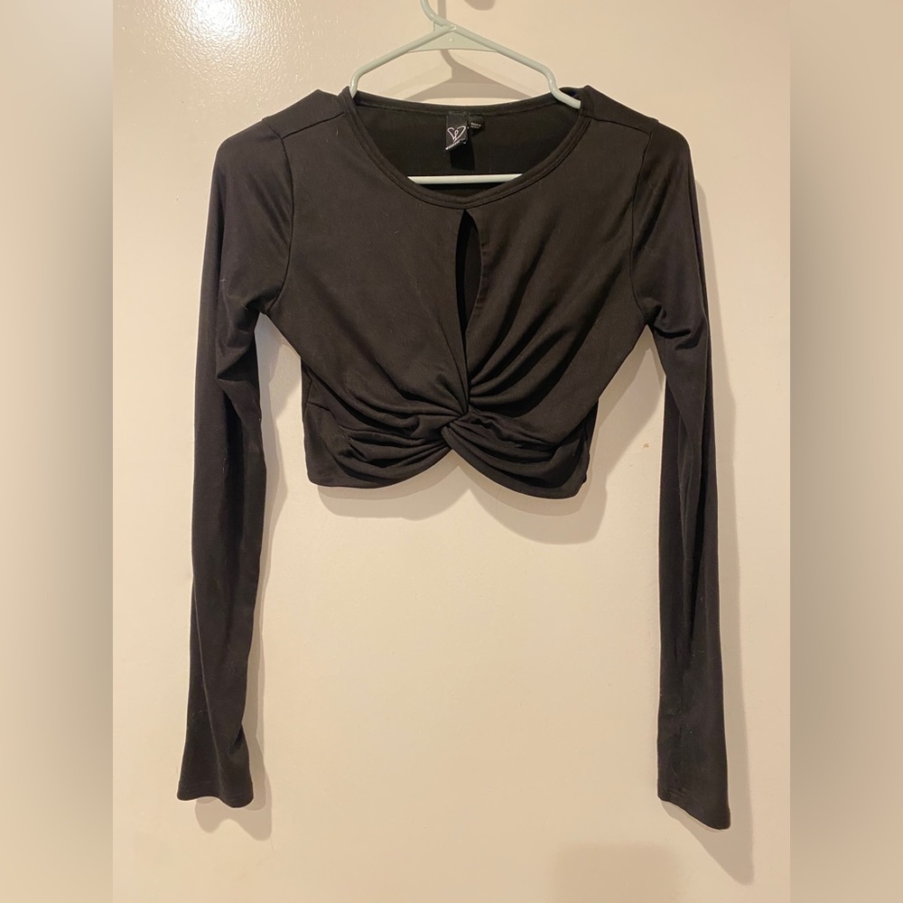 Windsor black cropped long sleeve